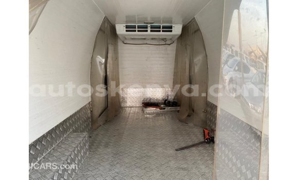 Buy Import Toyota Hiace White Car in Import - Dubai in Central Kenya Buy Import Toyota Hiace White Car in Import - Dubai in Central Kenya