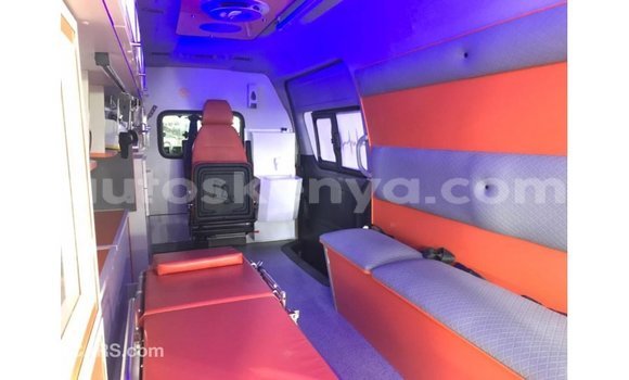 Buy Import Toyota Hiace White Car in Import - Dubai in Central Kenya Buy Import Toyota Hiace White Car in Import - Dubai in Central Kenya