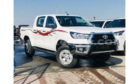 Buy Import Toyota Hilux White Car in Import - Dubai in Central Kenya