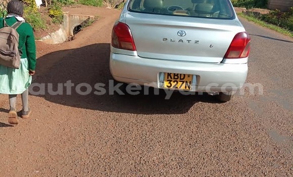 Nunua Ilio tumika Toyota Platz Fedha Gari ndani ya Kiambu nchini Kati Kenya Nunua Ilio tumika Toyota Platz Fedha Gari ndani ya Kiambu nchini Kati Kenya