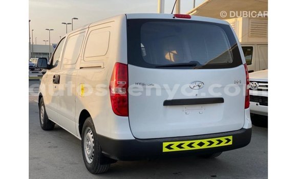 Buy Import Hyundai Chorus White Truck in Import - Dubai in Central Kenya Buy Import Hyundai Chorus White Truck in Import - Dubai in Central Kenya