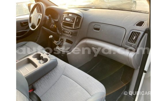 Buy Import Hyundai Chorus White Truck in Import - Dubai in Central Kenya Buy Import Hyundai Chorus White Truck in Import - Dubai in Central Kenya