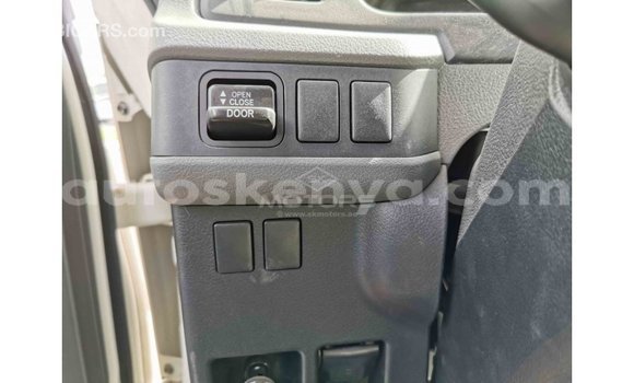 Nunua Imported Toyota Coaster Nyeupe Gari ndani ya Import - Dubai nchini Kati Kenya Nunua Imported Toyota Coaster Nyeupe Gari ndani ya Import - Dubai nchini Kati Kenya