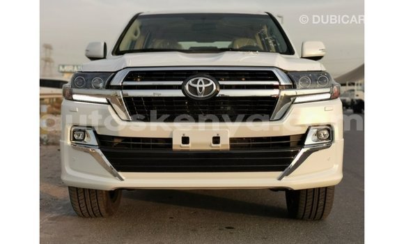 Buy Import Toyota Land Cruiser White Car in Import - Dubai in Central Kenya Buy Import Toyota Land Cruiser White Car in Import - Dubai in Central Kenya