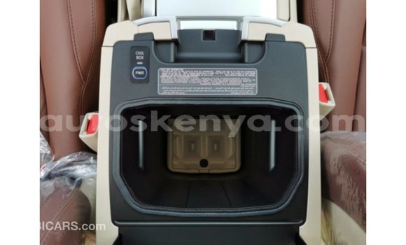 Nunua Imported Toyota Land Cruiser Nyeupe Gari ndani ya Import - Dubai nchini Kati Kenya Nunua Imported Toyota Land Cruiser Nyeupe Gari ndani ya Import - Dubai nchini Kati Kenya