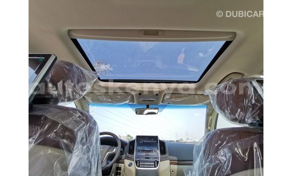 Nunua Imported Toyota Land Cruiser Nyeupe Gari ndani ya Import - Dubai nchini Kati Kenya Nunua Imported Toyota Land Cruiser Nyeupe Gari ndani ya Import - Dubai nchini Kati Kenya