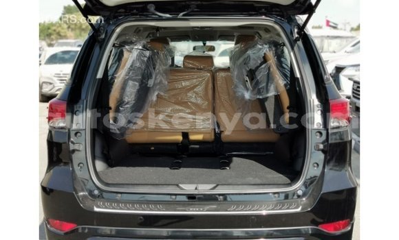 Nunua Imported Toyota Fortuner Nyeusi Gari ndani ya Import - Dubai nchini Kati Kenya Nunua Imported Toyota Fortuner Nyeusi Gari ndani ya Import - Dubai nchini Kati Kenya