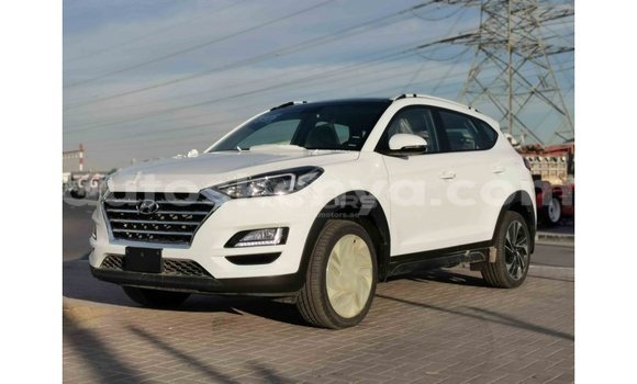 Imported Hyundai Tucson White Makiinaa iti Import - Dubai keessatti Central Kenya keessatti Imported Hyundai Tucson White Makiinaa iti Import - Dubai keessatti Central Kenya keessatti