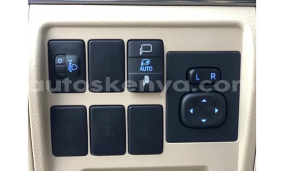 Buy Import Toyota Land Cruiser White Car in Import - Dubai in Central Kenya Buy Import Toyota Land Cruiser White Car in Import - Dubai in Central Kenya