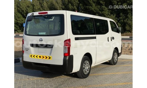 Nunua Imported Nissan Urvan Nyeupe Gari ndani ya Import - Dubai nchini Kati Kenya Nunua Imported Nissan Urvan Nyeupe Gari ndani ya Import - Dubai nchini Kati Kenya