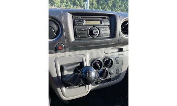 Nunua Imported Nissan Urvan Nyeupe Gari ndani ya Import - Dubai nchini Kati Kenya Nunua Imported Nissan Urvan Nyeupe Gari ndani ya Import - Dubai nchini Kati Kenya