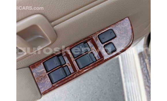 Buy Import Toyota Land Cruiser White Car in Import - Dubai in Central Kenya Buy Import Toyota Land Cruiser White Car in Import - Dubai in Central Kenya