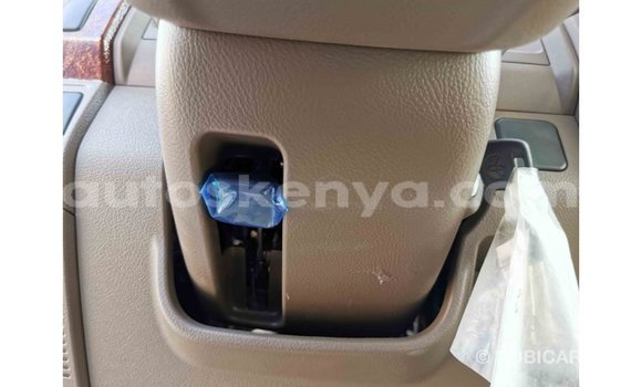 Buy Import Toyota Land Cruiser White Car in Import - Dubai in Central Kenya Buy Import Toyota Land Cruiser White Car in Import - Dubai in Central Kenya