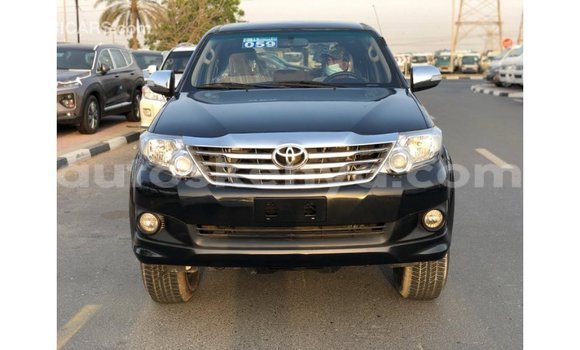 Imported Toyota Fortuner Black Makiinaa iti Import - Dubai keessatti Central Kenya keessatti Imported Toyota Fortuner Black Makiinaa iti Import - Dubai keessatti Central Kenya keessatti