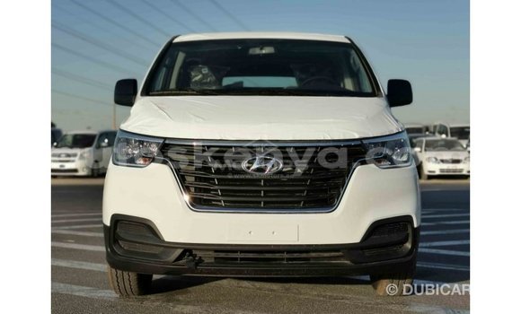 Imported Hyundai Cargo White Makiinaa iti Import - Dubai keessatti Central Kenya keessatti Imported Hyundai Cargo White Makiinaa iti Import - Dubai keessatti Central Kenya keessatti