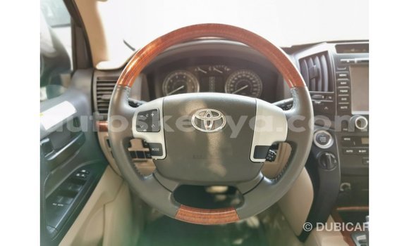 Nunua Imported Toyota Land Cruiser Nyeusi Gari ndani ya Import - Dubai nchini Kati Kenya Nunua Imported Toyota Land Cruiser Nyeusi Gari ndani ya Import - Dubai nchini Kati Kenya
