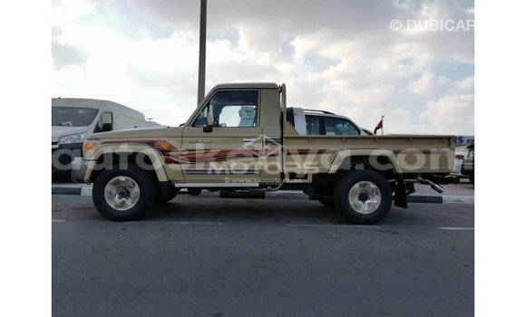 Nunua Imported Toyota Land Cruiser Beige Gari ndani ya Import - Dubai nchini Kati Kenya Nunua Imported Toyota Land Cruiser Beige Gari ndani ya Import - Dubai nchini Kati Kenya