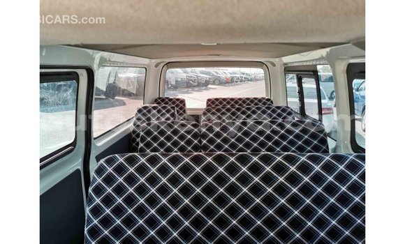 Nunua Imported Toyota Hiace Nyeupe Gari ndani ya Import - Dubai nchini Kati Kenya Nunua Imported Toyota Hiace Nyeupe Gari ndani ya Import - Dubai nchini Kati Kenya
