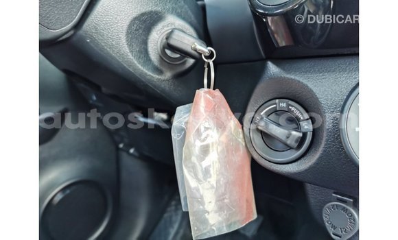 Nunua Imported Toyota Hilux Nyingine Gari ndani ya Import - Dubai nchini Kati Kenya Nunua Imported Toyota Hilux Nyingine Gari ndani ya Import - Dubai nchini Kati Kenya