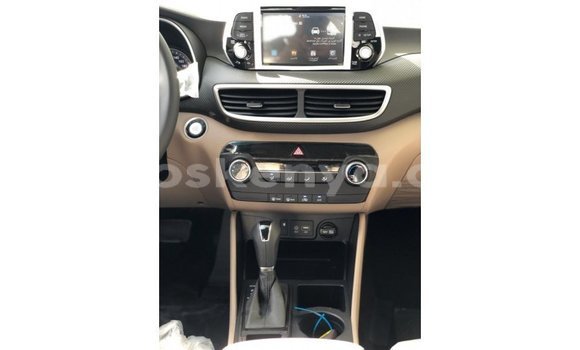 Buy Import Hyundai Tucson White Car in Import - Dubai in Central Kenya Buy Import Hyundai Tucson White Car in Import - Dubai in Central Kenya