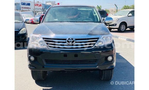 Nunua Imported Toyota Fortuner Nyeusi Gari ndani ya Import - Dubai nchini Kati Kenya Nunua Imported Toyota Fortuner Nyeusi Gari ndani ya Import - Dubai nchini Kati Kenya
