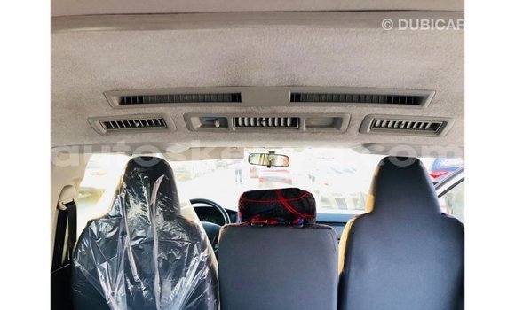 Nunua Imported Toyota Hiace Nyeupe Gari ndani ya Import - Dubai nchini Kati Kenya Nunua Imported Toyota Hiace Nyeupe Gari ndani ya Import - Dubai nchini Kati Kenya