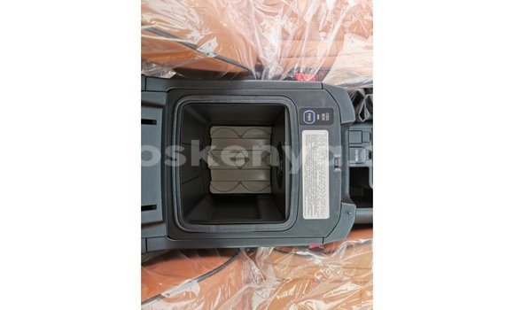 Nunua Imported Toyota Prado Nyeupe Gari ndani ya Import - Dubai nchini Kati Kenya Nunua Imported Toyota Prado Nyeupe Gari ndani ya Import - Dubai nchini Kati Kenya