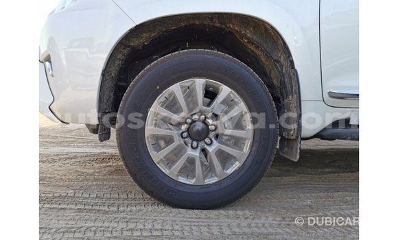 Nunua Imported Toyota Prado Nyeupe Gari ndani ya Import - Dubai nchini Kati Kenya Nunua Imported Toyota Prado Nyeupe Gari ndani ya Import - Dubai nchini Kati Kenya
