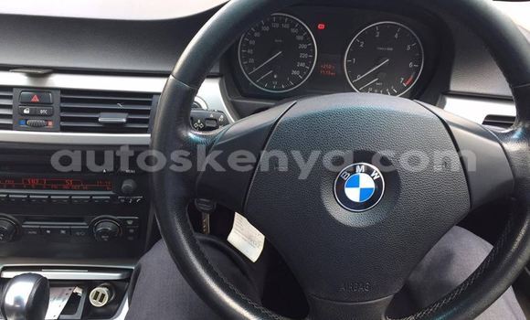 Oofamaa BMW 3–Series Blue Makiinaa iti Nairobi keessatti Nairobi keessatti Oofamaa BMW 3–Series Blue Makiinaa iti Nairobi keessatti Nairobi keessatti
