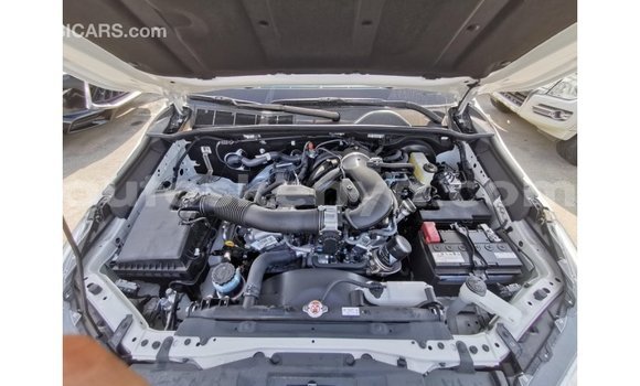 Buy Import Toyota Hilux White Car in Import - Dubai in Central Kenya Buy Import Toyota Hilux White Car in Import - Dubai in Central Kenya