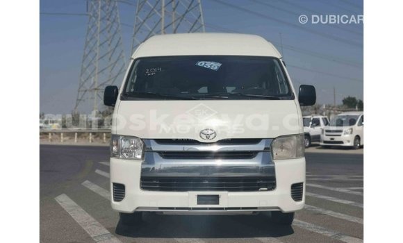 Imported Toyota Hiace White Makiinaa iti Import - Dubai keessatti Central Kenya keessatti Imported Toyota Hiace White Makiinaa iti Import - Dubai keessatti Central Kenya keessatti