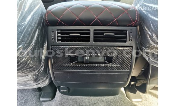 Nunua Imported Toyota Land Cruiser Nyeupe Gari ndani ya Import - Dubai nchini Kati Kenya Nunua Imported Toyota Land Cruiser Nyeupe Gari ndani ya Import - Dubai nchini Kati Kenya
