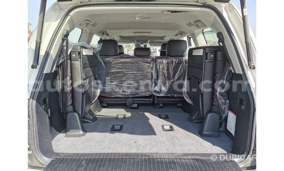 Nunua Imported Toyota Land Cruiser Nyeupe Gari ndani ya Import - Dubai nchini Kati Kenya Nunua Imported Toyota Land Cruiser Nyeupe Gari ndani ya Import - Dubai nchini Kati Kenya