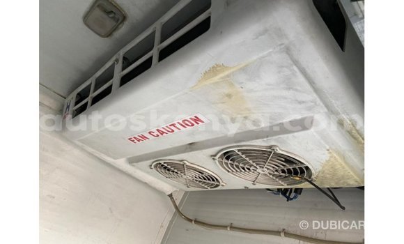 Buy Import Toyota Hiace White Car in Import - Dubai in Central Kenya Buy Import Toyota Hiace White Car in Import - Dubai in Central Kenya