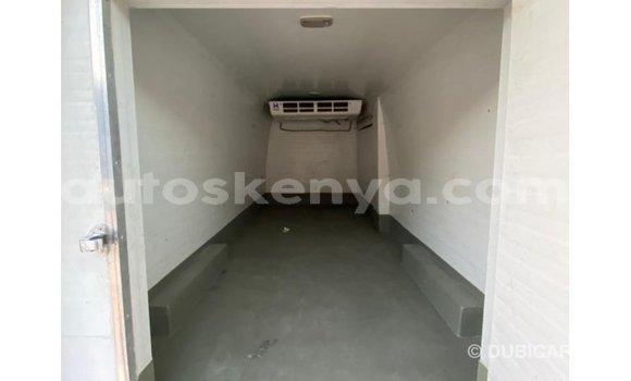 Buy Import Toyota Hiace White Car in Import - Dubai in Central Kenya Buy Import Toyota Hiace White Car in Import - Dubai in Central Kenya