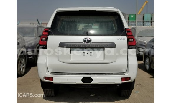 Imported Toyota Prado White Makiinaa iti Import - Dubai keessatti Central Kenya keessatti Imported Toyota Prado White Makiinaa iti Import - Dubai keessatti Central Kenya keessatti