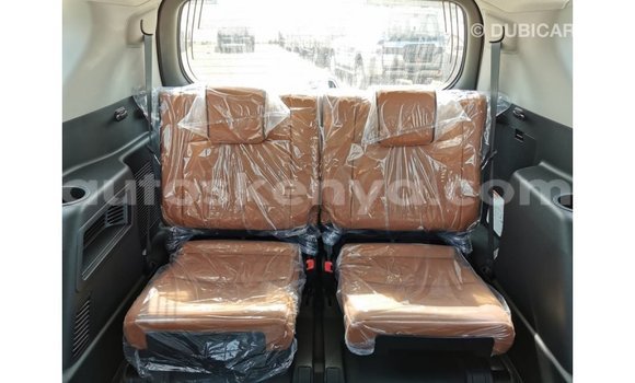 Imported Toyota Prado White Makiinaa iti Import - Dubai keessatti Central Kenya keessatti Imported Toyota Prado White Makiinaa iti Import - Dubai keessatti Central Kenya keessatti