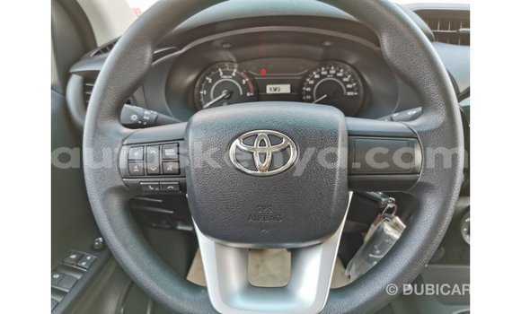 Nunua Imported Toyota Hilux Nyeusi Gari ndani ya Import - Dubai nchini Kati Kenya Nunua Imported Toyota Hilux Nyeusi Gari ndani ya Import - Dubai nchini Kati Kenya