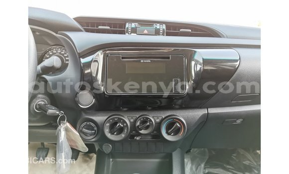 Nunua Imported Toyota Hilux Nyeusi Gari ndani ya Import - Dubai nchini Kati Kenya Nunua Imported Toyota Hilux Nyeusi Gari ndani ya Import - Dubai nchini Kati Kenya