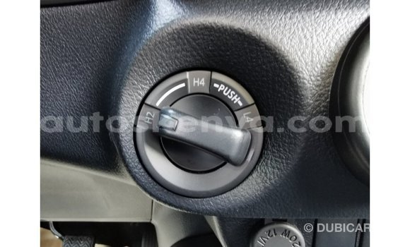 Nunua Imported Toyota Hilux Nyeusi Gari ndani ya Import - Dubai nchini Kati Kenya Nunua Imported Toyota Hilux Nyeusi Gari ndani ya Import - Dubai nchini Kati Kenya