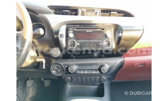 Nunua Imported Toyota Hilux Nyeupe Gari ndani ya Import - Dubai nchini Kati Kenya Nunua Imported Toyota Hilux Nyeupe Gari ndani ya Import - Dubai nchini Kati Kenya