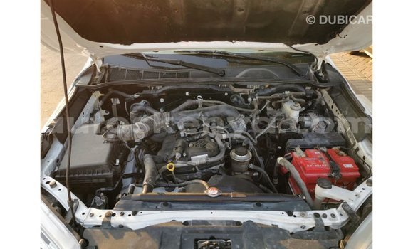 Nunua Imported Toyota Hilux Nyeupe Gari ndani ya Import - Dubai nchini Kati Kenya Nunua Imported Toyota Hilux Nyeupe Gari ndani ya Import - Dubai nchini Kati Kenya