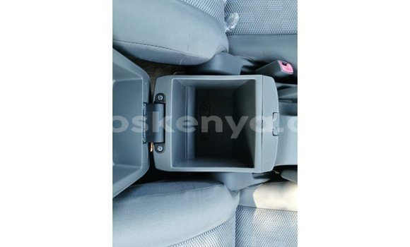 Imported Toyota Hilux White Makiinaa iti Import - Dubai keessatti Central Kenya keessatti Imported Toyota Hilux White Makiinaa iti Import - Dubai keessatti Central Kenya keessatti