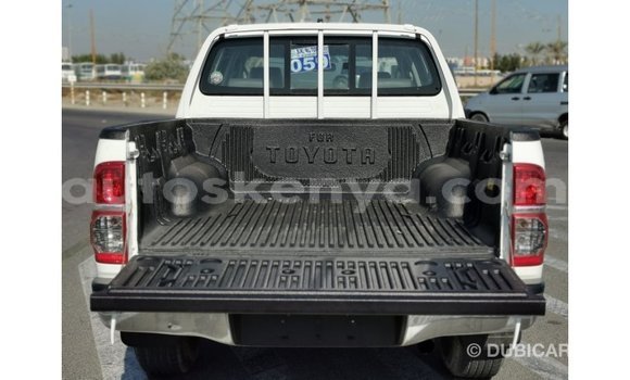 Imported Toyota Hilux White Makiinaa iti Import - Dubai keessatti Central Kenya keessatti Imported Toyota Hilux White Makiinaa iti Import - Dubai keessatti Central Kenya keessatti