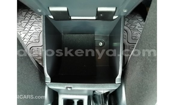 Nunua Imported Toyota Hilux Nyeupe Gari ndani ya Import - Dubai nchini Kati Kenya Nunua Imported Toyota Hilux Nyeupe Gari ndani ya Import - Dubai nchini Kati Kenya
