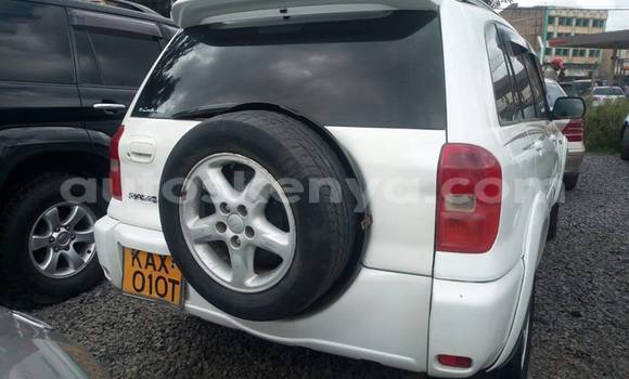 Oofamaa Toyota RAV4 White Makiinaa iti Nairobi keessatti Nairobi keessatti Oofamaa Toyota RAV4 White Makiinaa iti Nairobi keessatti Nairobi keessatti