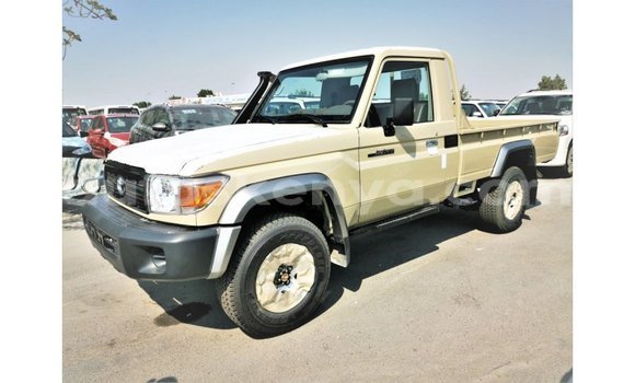 Imported Toyota Land Cruiser Beige Makiinaa iti Import - Dubai keessatti Central Kenya keessatti Imported Toyota Land Cruiser Beige Makiinaa iti Import - Dubai keessatti Central Kenya keessatti