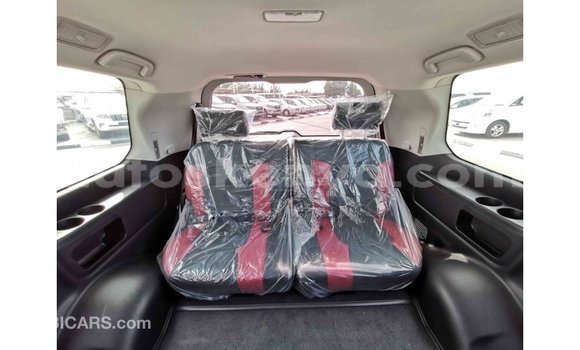 Imported Toyota Land Cruiser Black Makiinaa iti Import - Dubai keessatti Central Kenya keessatti Imported Toyota Land Cruiser Black Makiinaa iti Import - Dubai keessatti Central Kenya keessatti