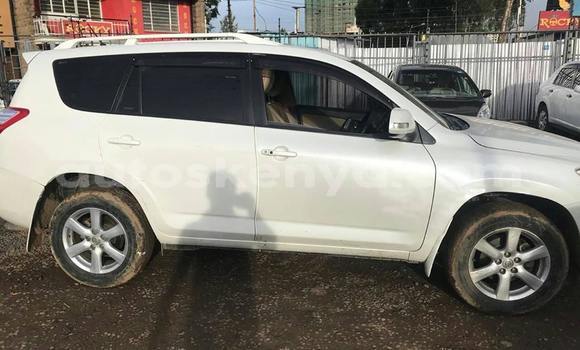 Oofamaa Toyota Vanguard White Makiinaa iti Nairobi keessatti Nairobi keessatti Oofamaa Toyota Vanguard White Makiinaa iti Nairobi keessatti Nairobi keessatti