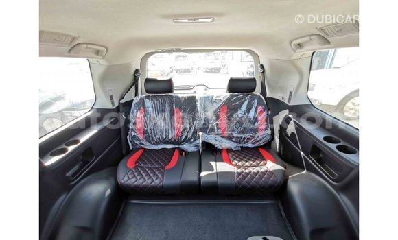 Buy Import Toyota Land Cruiser White Car in Import - Dubai in Central Kenya Buy Import Toyota Land Cruiser White Car in Import - Dubai in Central Kenya